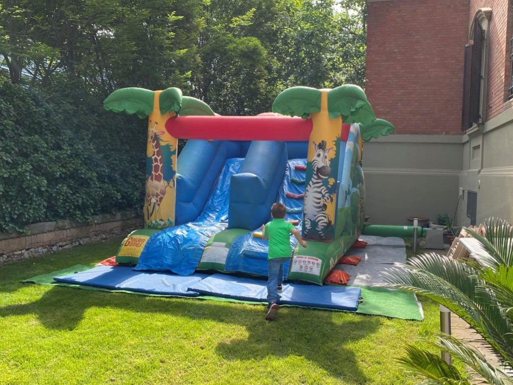 gioco gonfiabile scivolo mini safari slide f6 giardino privato