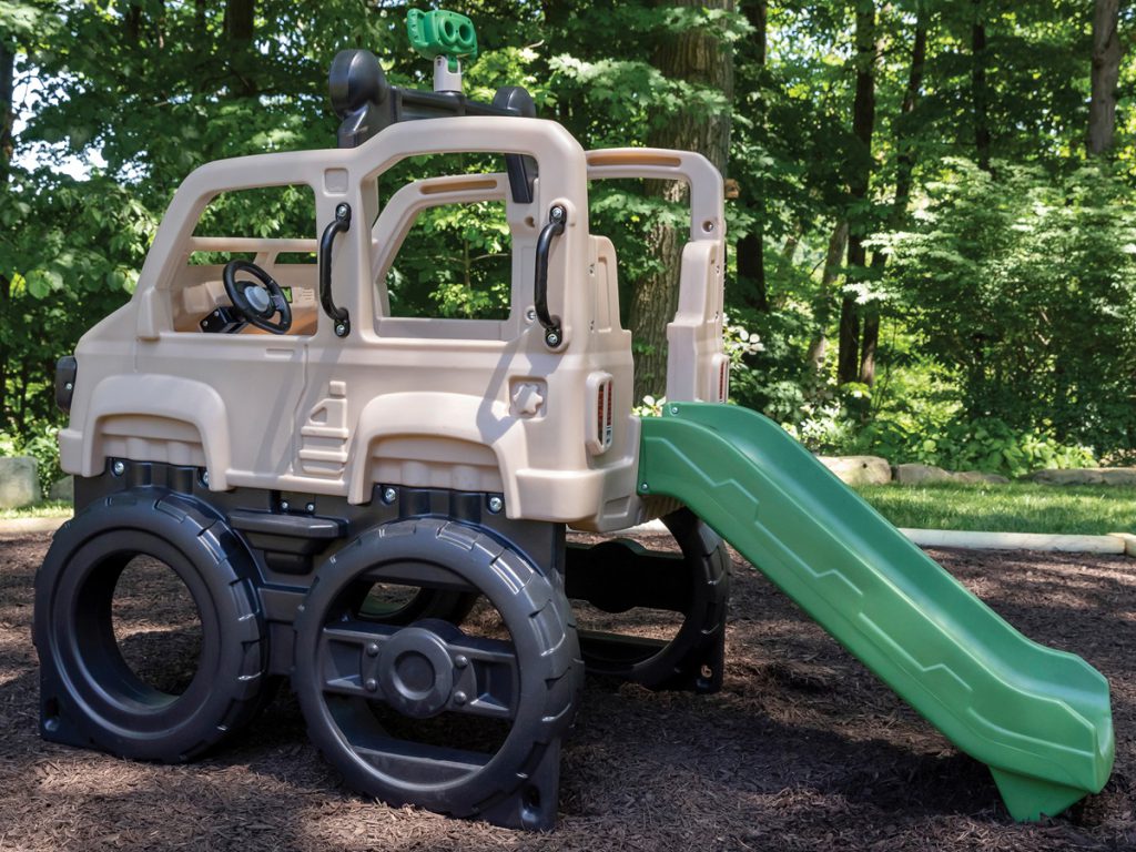 gioco in plastica jeep con scivolo f2