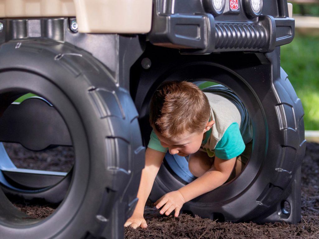 gioco in plastica jeep con scivolo f4