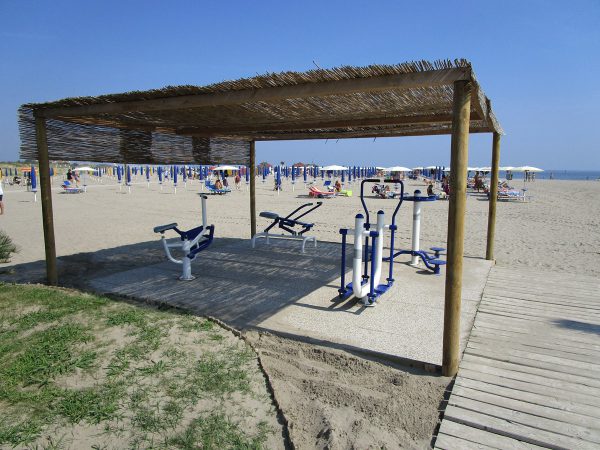 area attrezzi fitness palestra per esterni stabilimento balneare 2