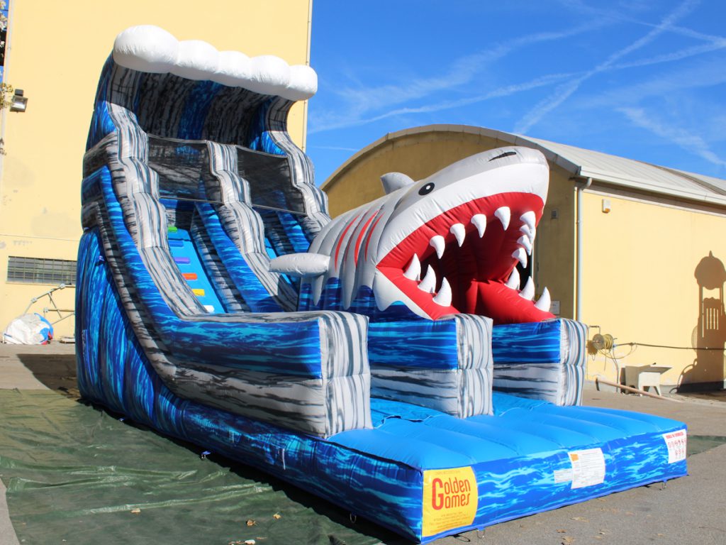 gioco gonfiabile scivolo shark slide f1