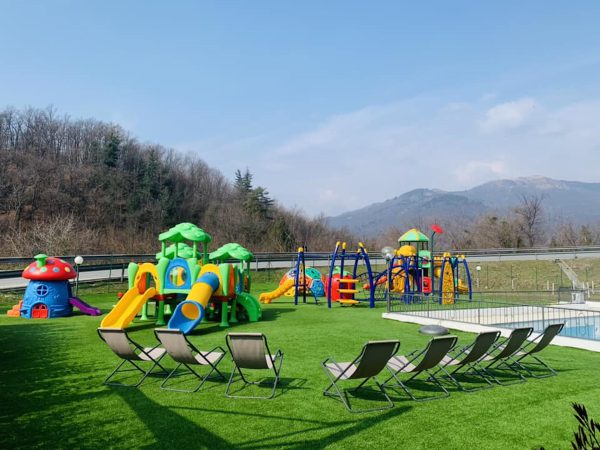 parco giochi esterno agriturismo lago maggiore 4