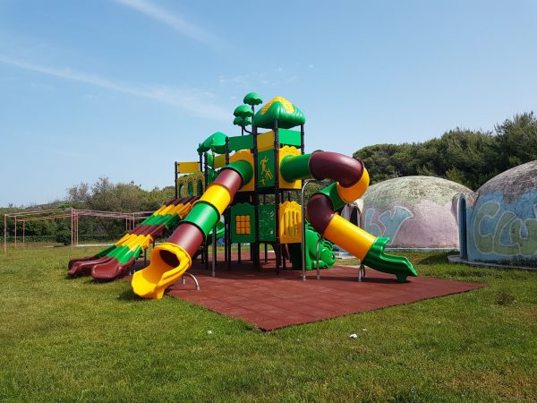 parco giochi esterno resort 3