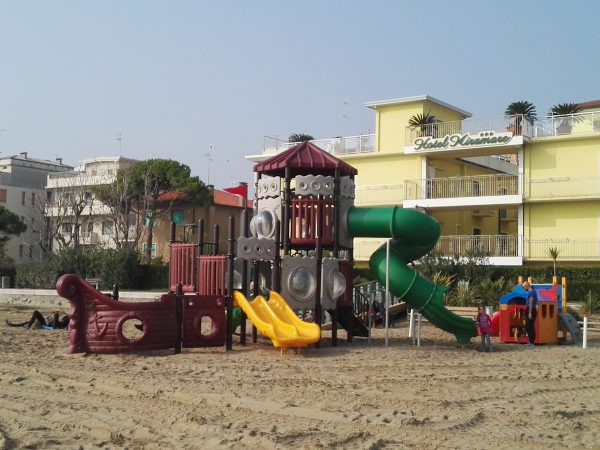 parco giochi esterno stabilimento balneare caorle