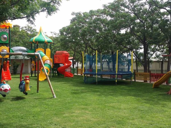 parco giochi esterno villaggio capo rizzuto 3