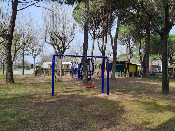 parco giochi esterno villaggio turistico eraclea 4