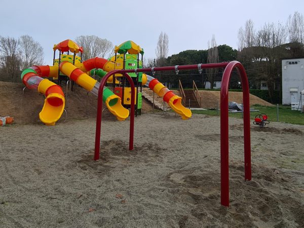 parco giochi esterno villaggio turistico eraclea 5