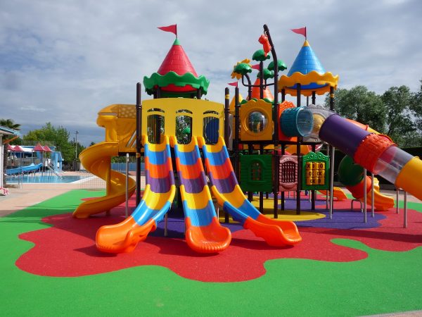 parco giochi pavimentazione colata esterno asti 4