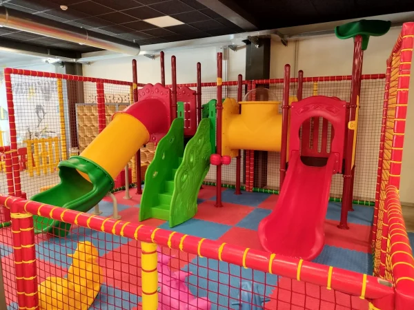 realizzazione area giochi indoor scandiano f1 parco giochi al chiuso