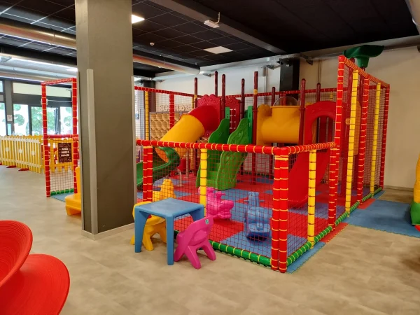 realizzazione area giochi indoor scandiano f6 parco giochi al chiuso