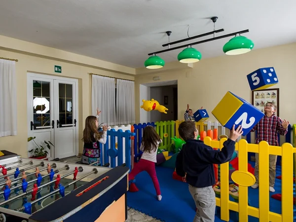 realizzazione family hotel val di fassa f4 area giochi al chiuso