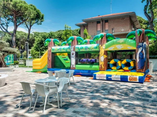 realizzazione hotel pinarella f3 parco giochi per esterno