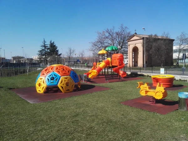 realizzazione parco pubblico e scuola fiorano modenese f2 parco giochi per esterni