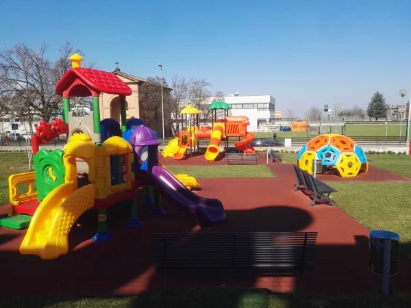 realizzazione parco pubblico e scuola fiorano modenese f6 parco giochi per esterni