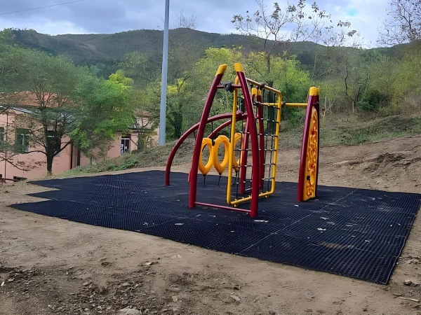 realizzazione parco pubblico e scuola portico di romagna f2 area giochi outdoor