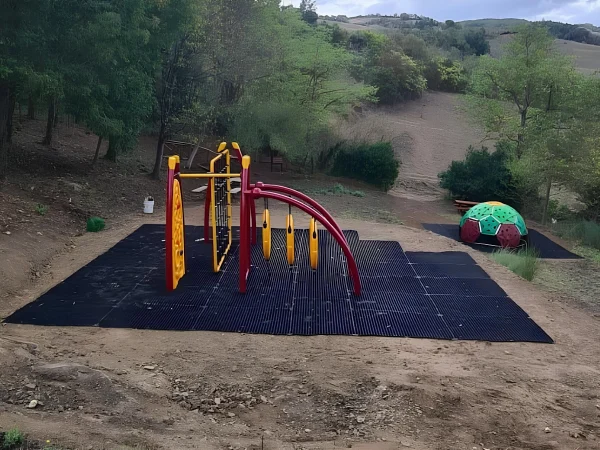 realizzazione parco pubblico e scuola portico di romagna f3 area giochi outdoor