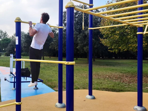 realizzazione parco pubblico e scuola ravenna f1 attrezzi fitness calisthenic street workout