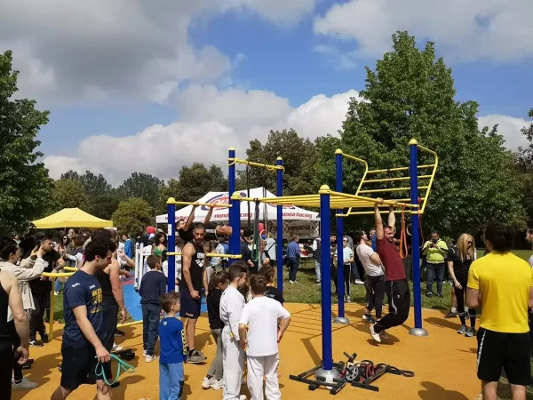 realizzazione parco pubblico e scuola ravenna f4 attrezzi fitness calisthenic street workout