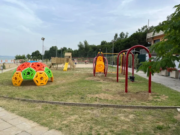 realizzazione ristorante e agriturismo lago trasimeno f1 parco giochi bambino