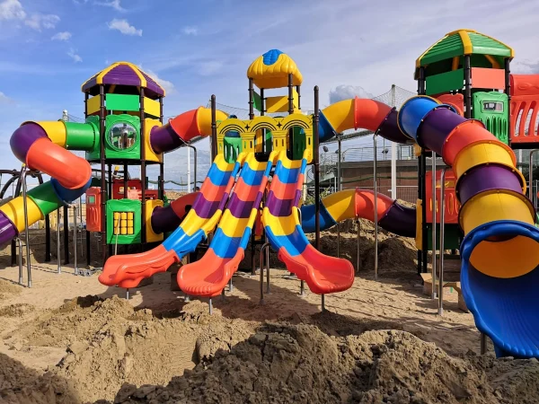 realizzazione stabilimento balneare cattolica f2 parco giochi bambini