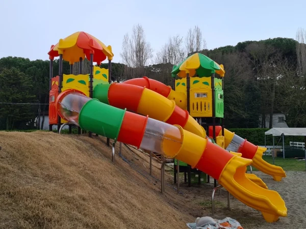 realizzazione villaggio e campeggio eraclea f3 parco giochi bambini