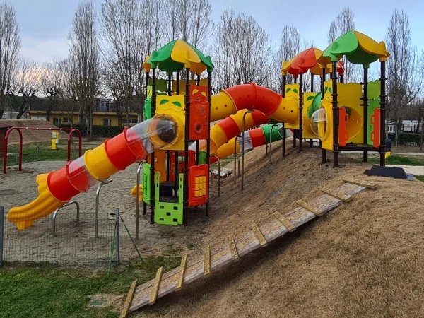 realizzazione villaggio e campeggio eraclea f5 parco giochi bambini