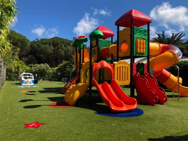 realizzazione 
 villaggio e campeggio francia f2 area giochi outdoor