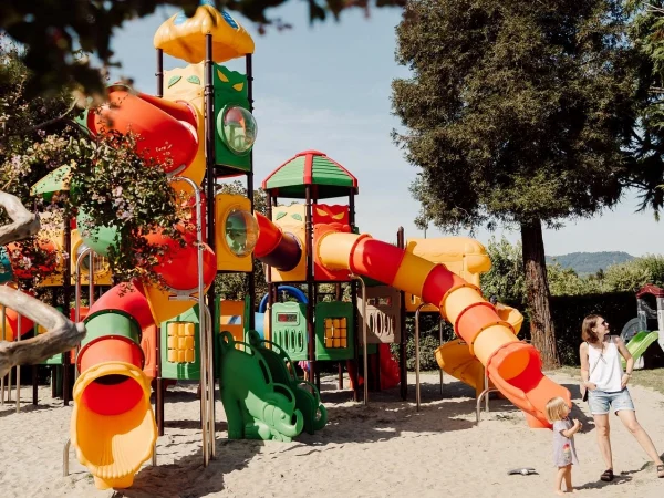 realizzazione villaggio e campeggio iseo f2 area giochi outdoor