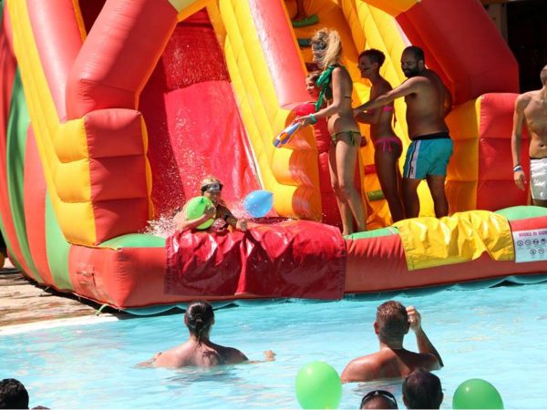 scivolo acquatico gonfiabile piscina villaggio madagascar 1