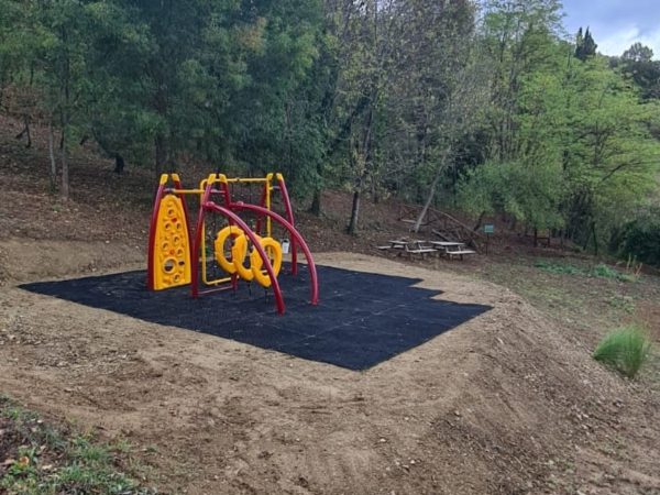 struttura arrampicata esterna scuola elementare romagna 1