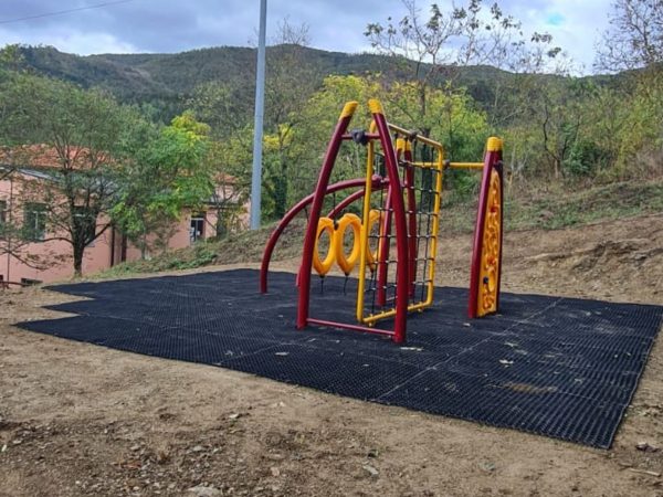 struttura arrampicata esterna scuola elementare romagna 2