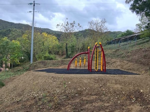 struttura arrampicata esterna scuola elementare romagna 4