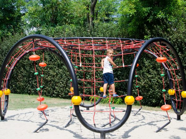 struttura arrampicata parco giochi aperto 3