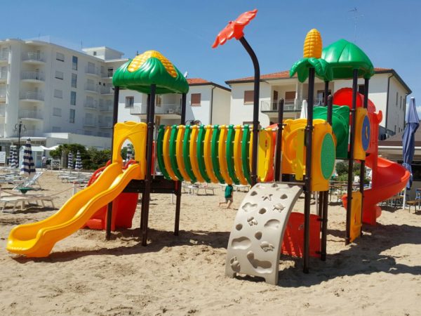 area giochi esterna fantacastello spiaggia lido jesolo 2