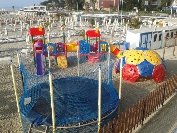 area giochi stabilimento balneare spiaggia loano sv 2