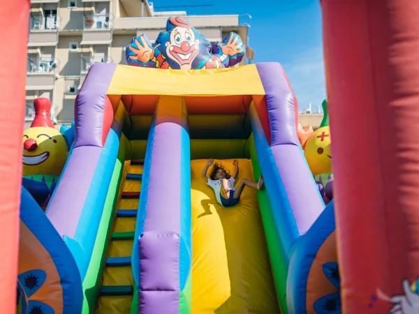 realizzazione family hotel cattolica f4 parco giochi gonfiabili