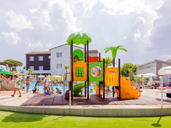 realizzazione family hotel rimini f2 parco giochi bambini