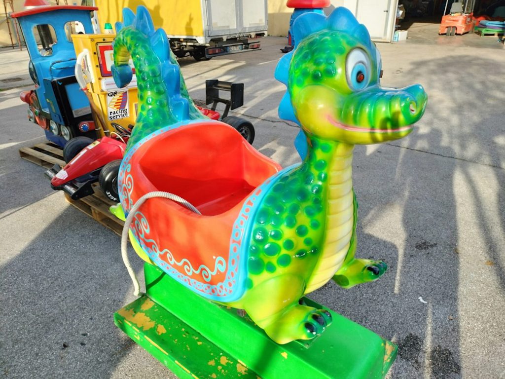 soggetto a dondolo kiddie ride f2 offerta usato