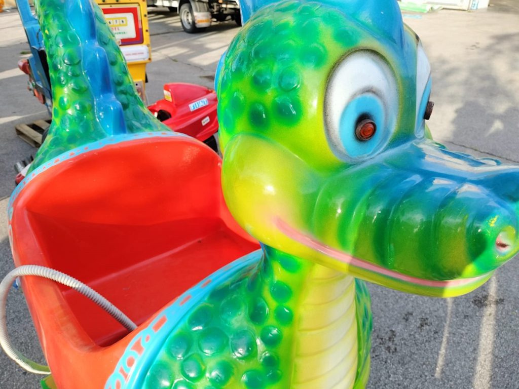 soggetto a dondolo kiddie ride f4 offerta usato