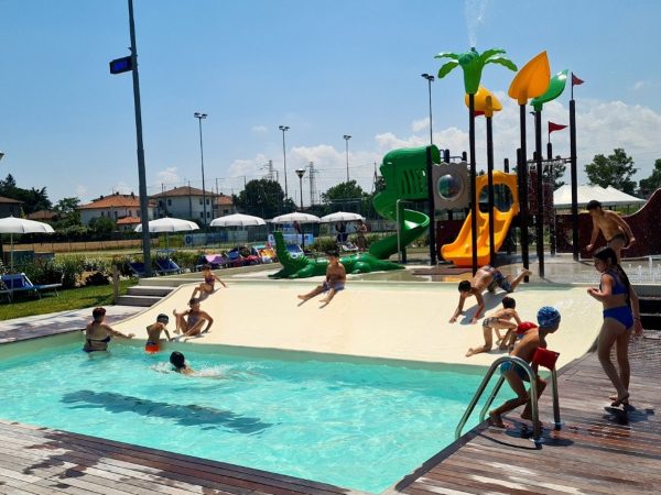 area giochi aperta piscina gatteo f6