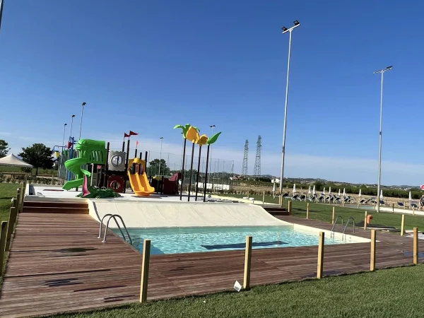 realizzazione piscina gatteo f4 parco giochi piscine