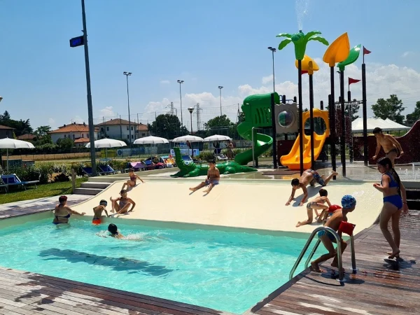 realizzazione piscina gatteo f6 parco giochi piscine