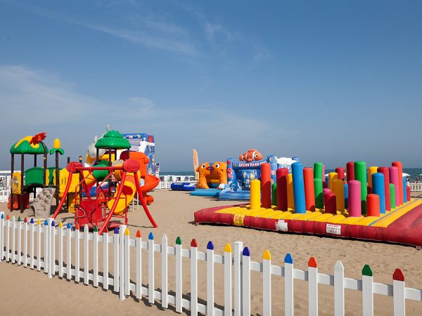 realizzazione stabilimento balneare parco giochi jesolo f3