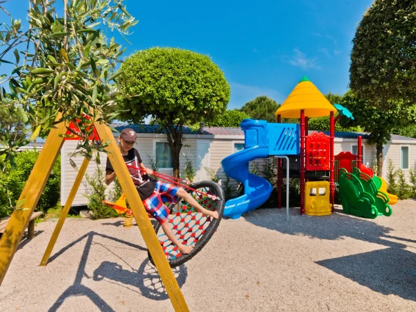 realizzazione villaggio e campeggio lazise f1 parco giochi bambini