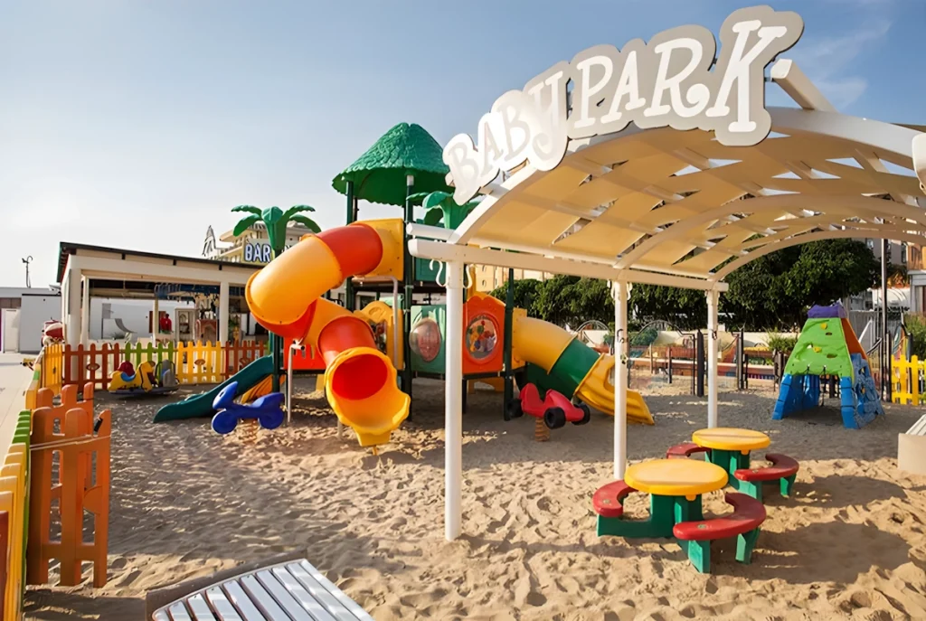 parco giochi in spiaggia