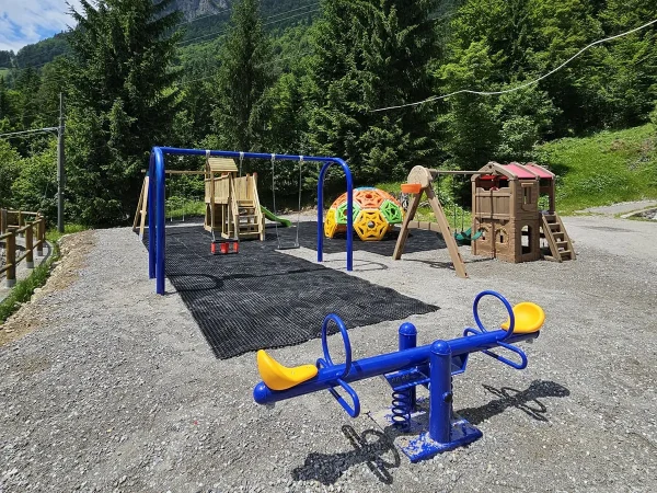 realizzazione hotel forni avoltri f1 parco giochi bambini