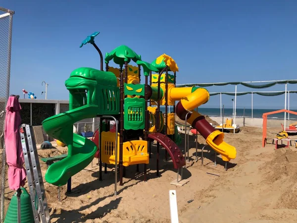 realizzazione stabilimento balneare marano riccione f2 parco giochi per esterni