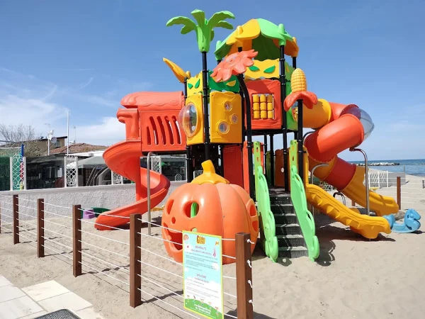 realizzazione stabilimento balneare san mauro mare f1 parco giochi bambini