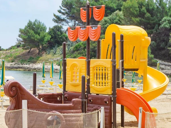 realizzazione stabilimento balneare vieste f1 parco giochi bambini