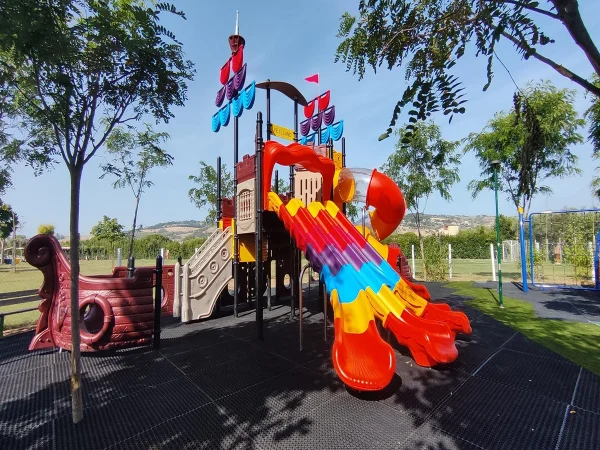 realizzazione villaggio e campeggio martinsicuro f1 area giochi outdoor